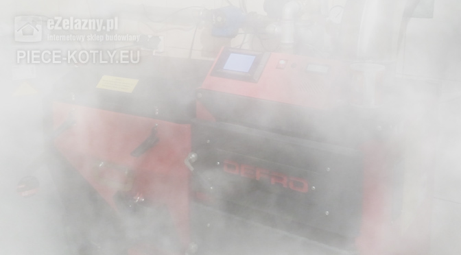 Dym wydostający się z kotła Defro